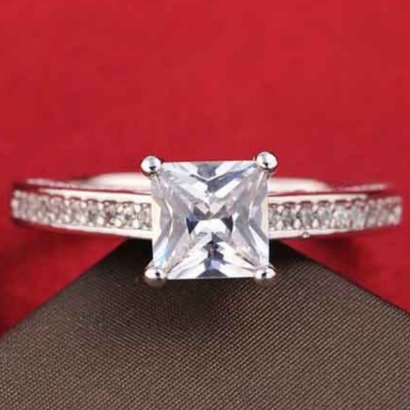 PRINCESS CUT 2CT 925 STERLING SILVER DIAMOND RING, CUTE RING, SHINY RING. - Picture 5 of 5